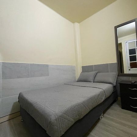 Hostel Quinta Camacho Богота Экстерьер фото